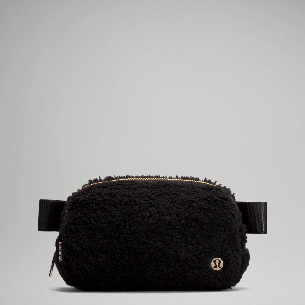 NWT Lululemon Everywhere Fleece Belt Bag - Black